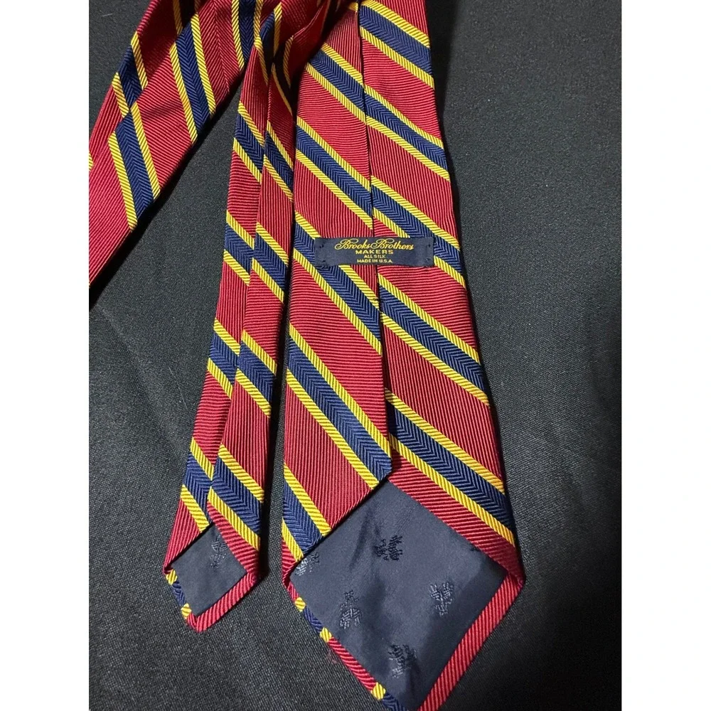 Brooks Brothers Makers Red Navy Blue Yellow Striped Silk Necktie USA Made Mens